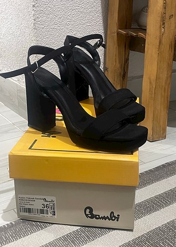 Bambi Siyah Tokalı Blok Topuklu Kadın Ayakkabı - Görsel 2