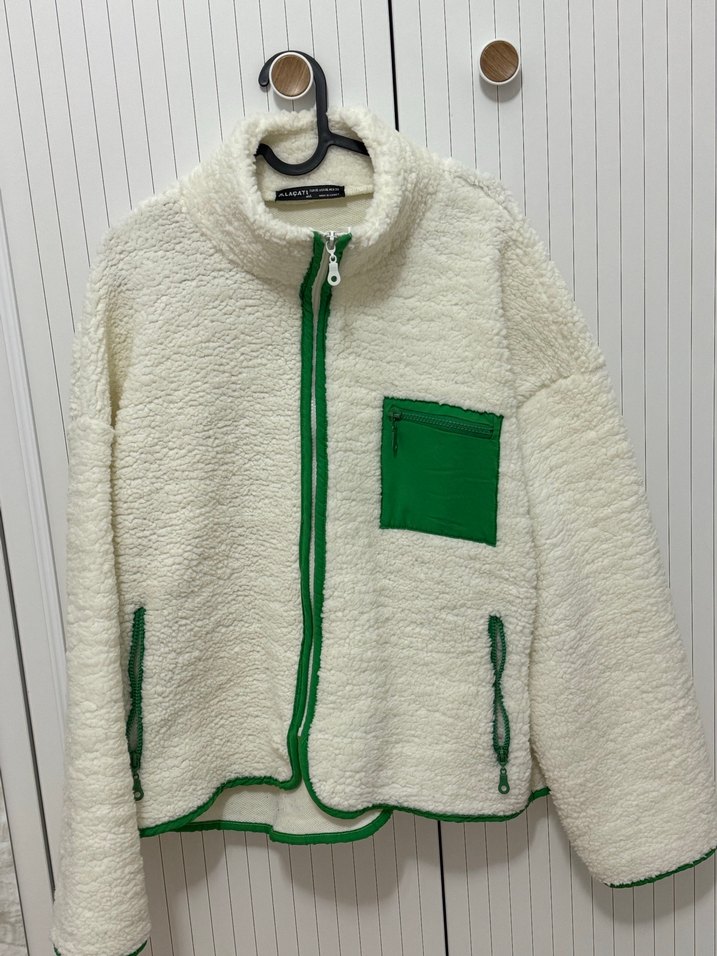 Fermuarlı Beyaz Rahat Kadın Ceket yeşil detaylı - Görsel 2