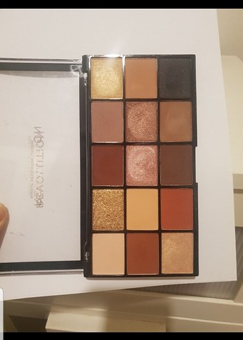 Revolution Reloaded Velvet Rose Göz Farı Paleti - Görsel 4