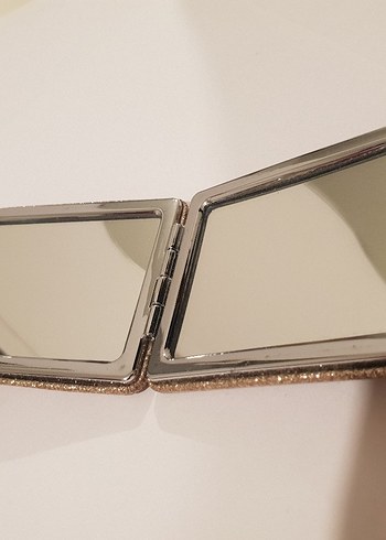 Parlak Altın Kadın Canta Aynasi - Görsel 3