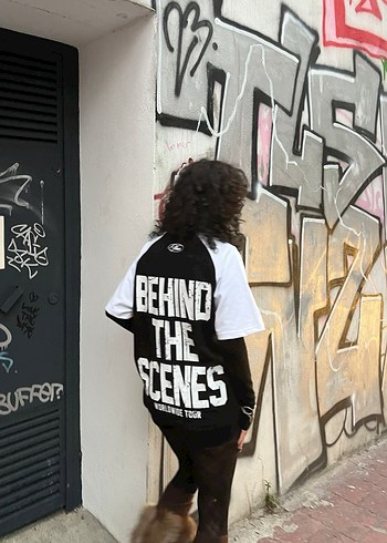 Siyah Beyaz Baskılı Gevşek Kesim Tişört - Görsel 3