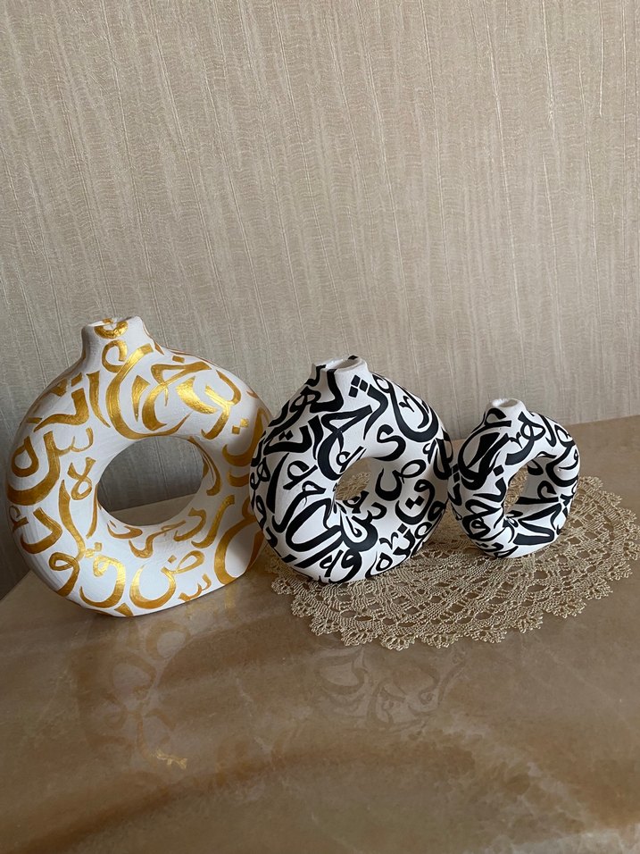 Beyaz ve Altın Renkli Dekoratif Vazo Seti - Görsel 2