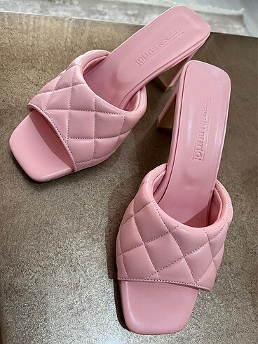 Diğer Barbie terlik