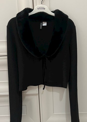 Siyah Kürklü Yakalı Kadın Kazak - Görsel 2