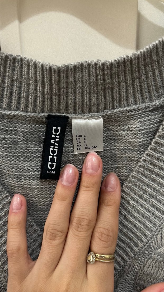 Gri V Yaka Örgü Kadın Kazak - Görsel 2