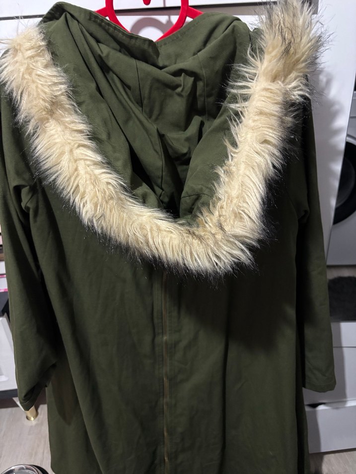 Kadın S beden kürklü kaban - Görsel 3