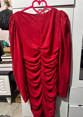 Kırmızı V Yakalı Drapeli Midi Elbise - Görsel 2