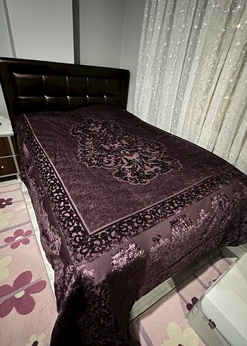 Karaca Mürdüm İşlemeli Yatak Örtüsü - Görsel 2