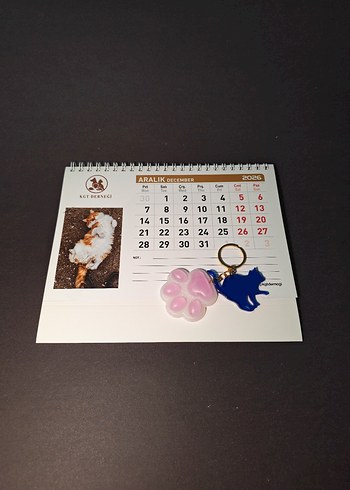 Pembe Kedi Pençesi Anahtarlık ve Takvim - Görsel 2