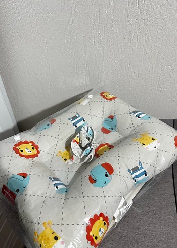 Fisher-Price Desenli Emzirme Yastığı - Görsel 2