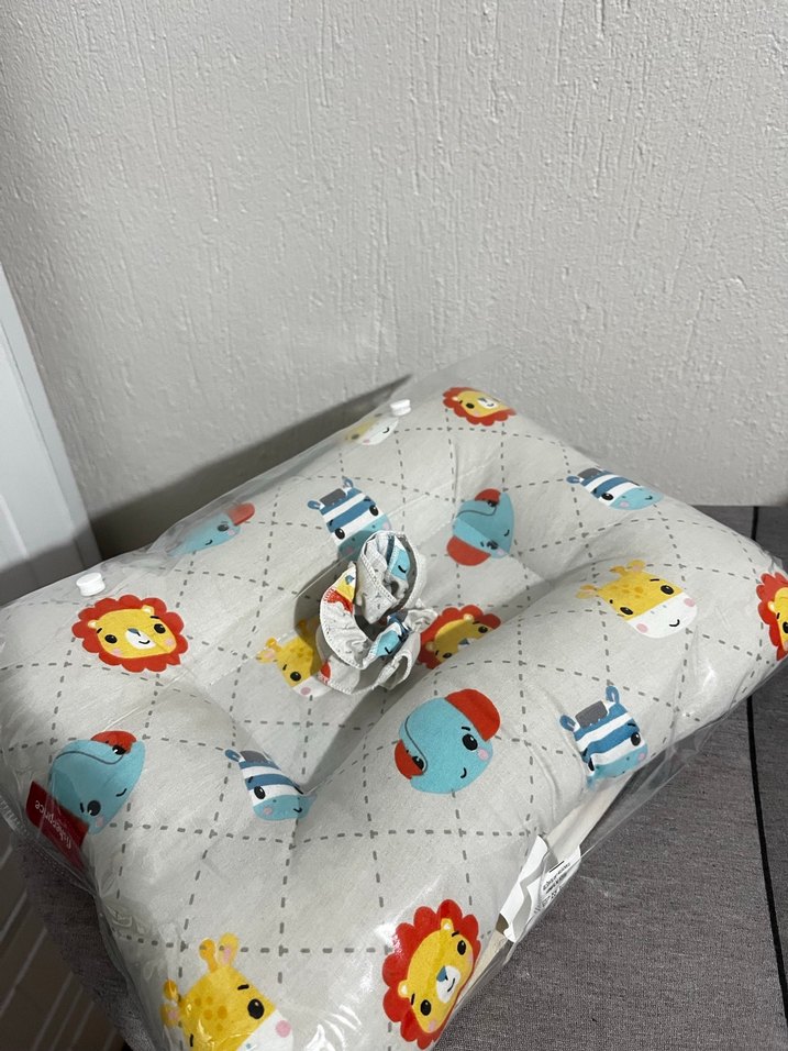 Fisher-Price Desenli Emzirme Yastığı - Görsel 2