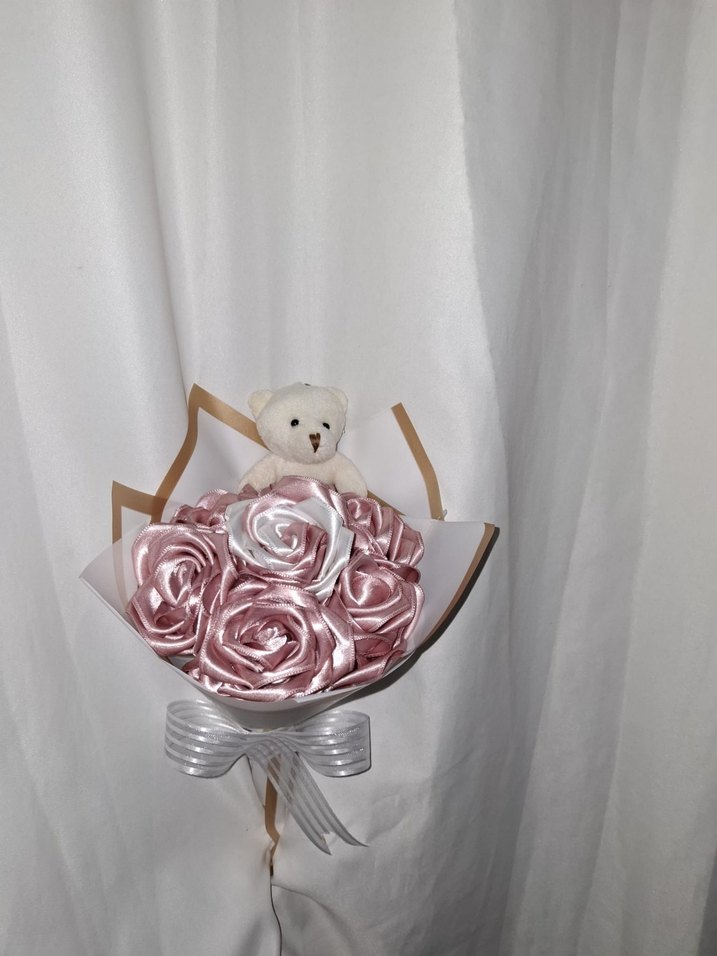 Pudra Kurdele Çiçek Buketi (Ayıcıklı) - Görsel 2