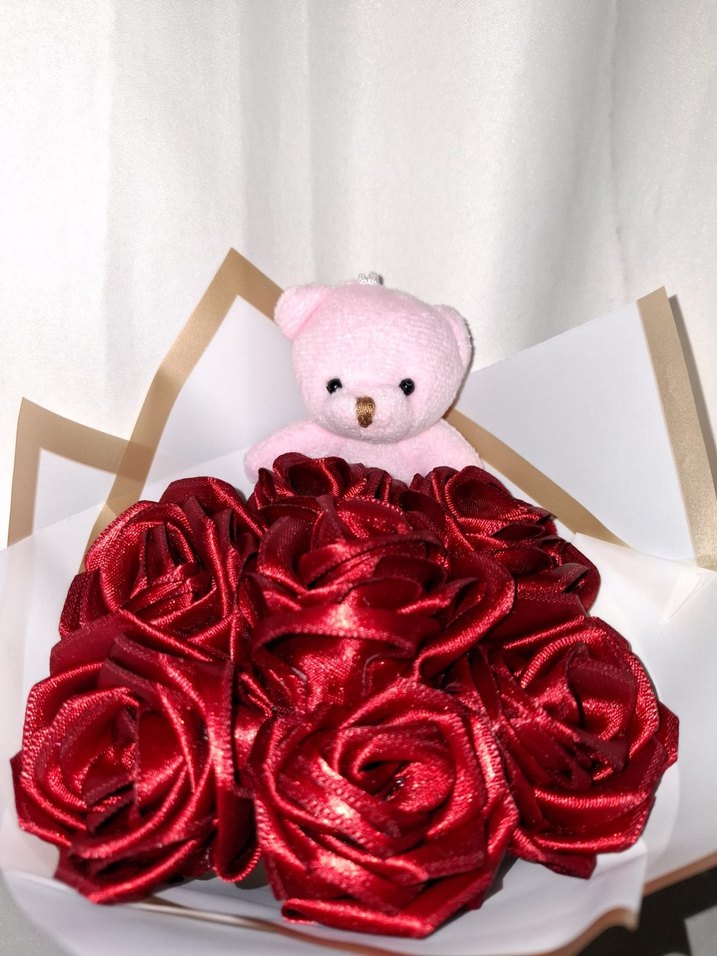 Bordo Kurdele Çiçek Buketi (Pembe Ayıcıklı) - Görsel 5