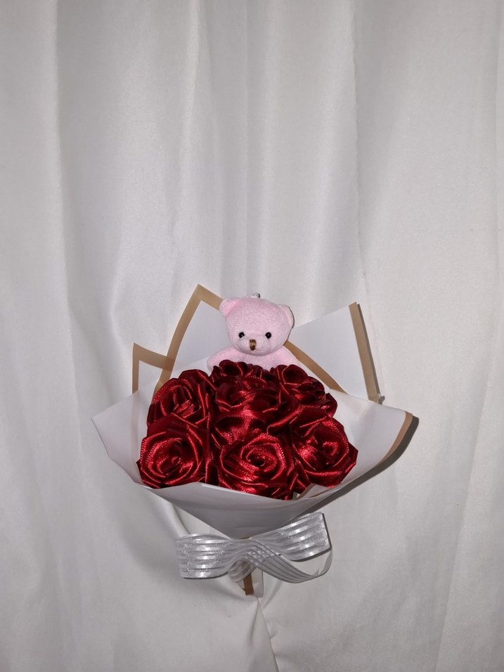 Bordo Kurdele Çiçek Buketi (Pembe Ayıcıklı) - Görsel 3