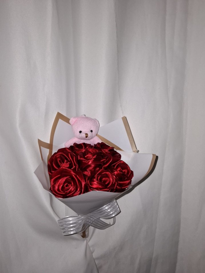 Bordo Kurdele Çiçek Buketi (Pembe Ayıcıklı) - Görsel 2