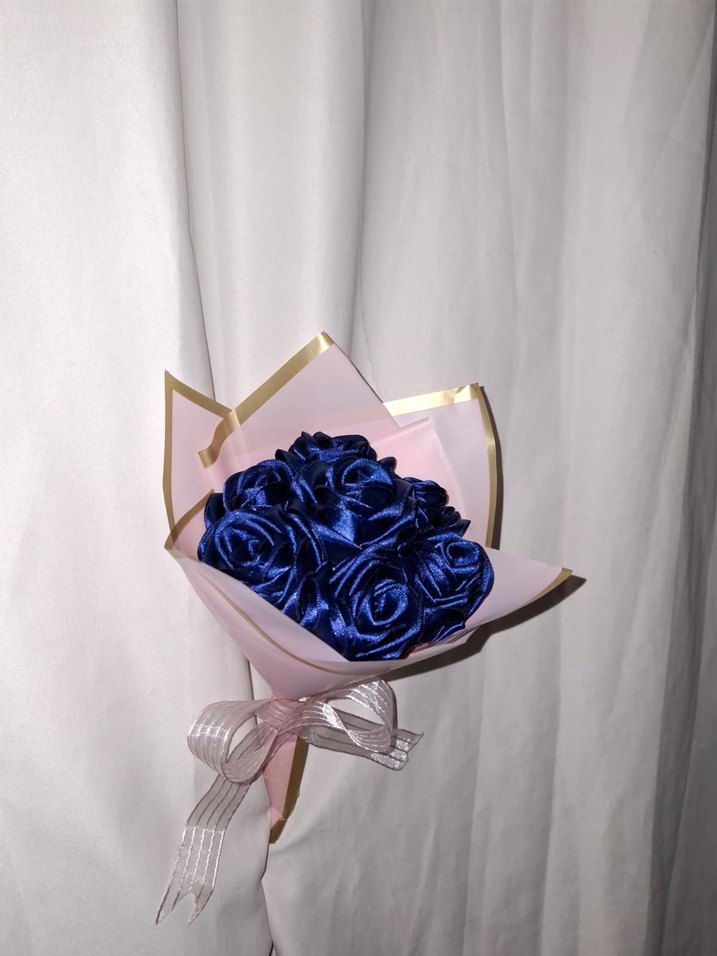 Gece Mavisi Kurdele Çiçek Buketi - Görsel 3