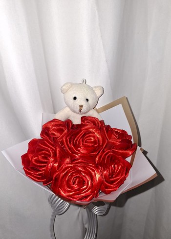 Kırmızı Kurdele Çiçek Buketi (Ayıcıklı) - Görsel 4