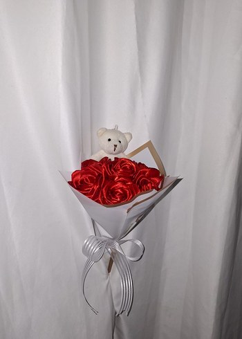 Kırmızı Kurdele Çiçek Buketi (Ayıcıklı) - Görsel 2