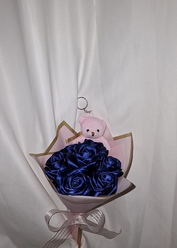 Gece Mavisi Kurdele Çiçek Buketi (Pembe Ayıcıklı) - Görsel 5