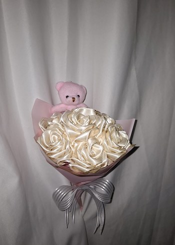 Krem Kurdele Çiçek Buketi (Pembe Ayıcıklı) - Görsel 3