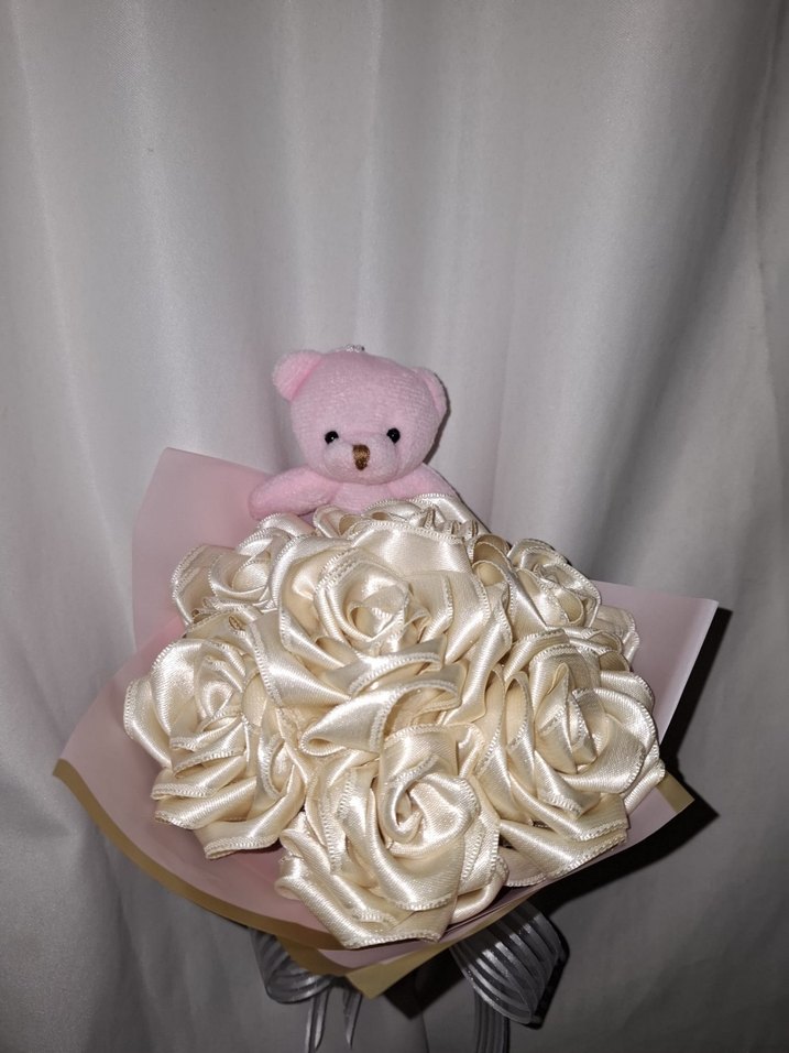 Krem Kurdele Çiçek Buketi (Pembe Ayıcıklı) - Görsel 4