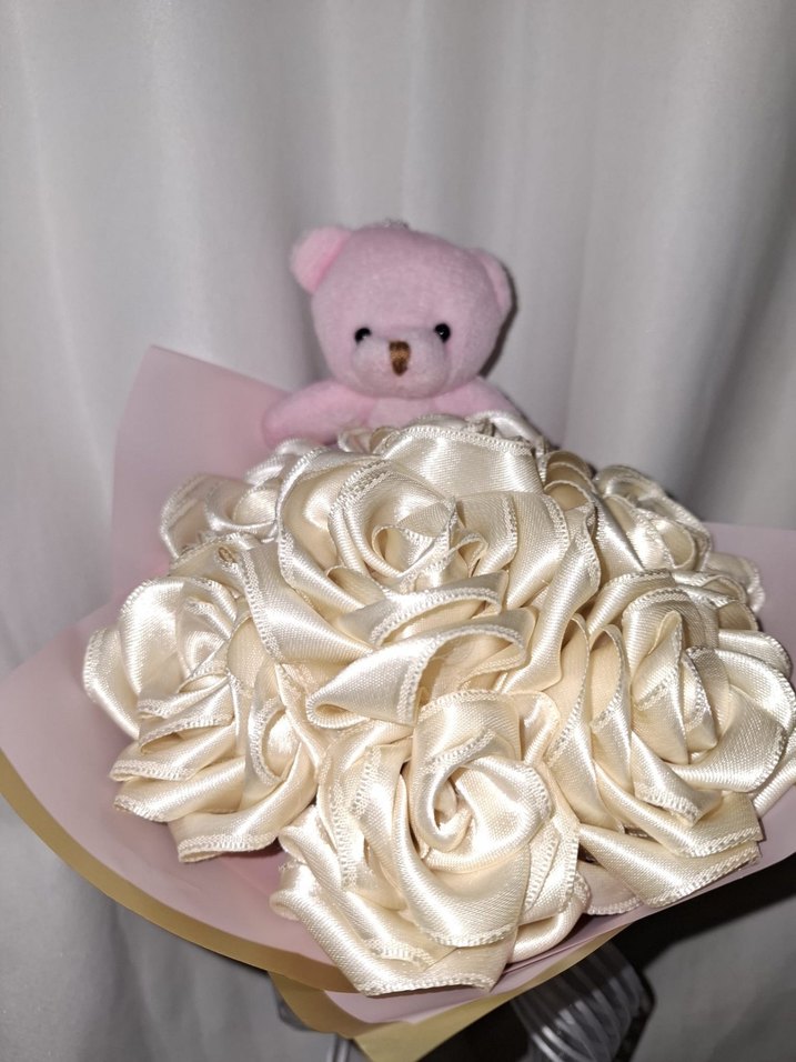 Krem Kurdele Çiçek Buketi (Pembe Ayıcıklı) - Görsel 5