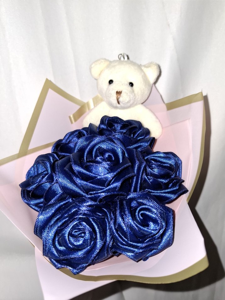 Gece Mavisi Kurdele Çiçek Buketi (Ayıcıklı) - Görsel 2