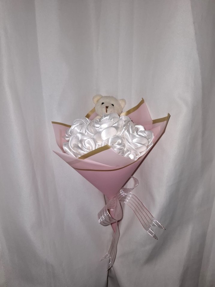 Beyaz Kurdele Çiçek Buketi (Ayıcıklı) - Görsel 4