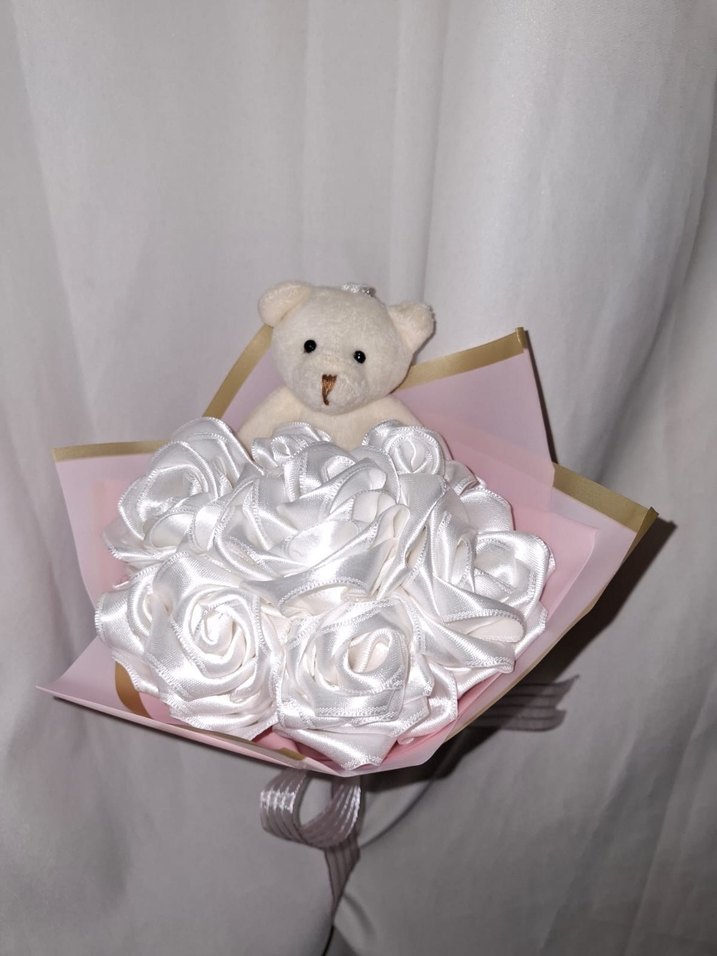 Beyaz Kurdele Çiçek Buketi (Ayıcıklı) - Görsel 5