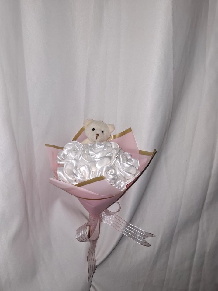 Beyaz Kurdele Çiçek Buketi (Ayıcıklı) - Görsel 3