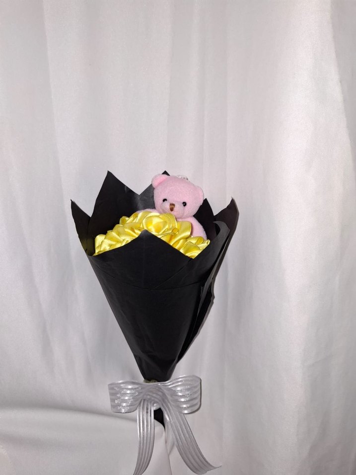 Sarı Kurdele Çiçek Buketi (Pembe Ayıcıklı) - Görsel 2