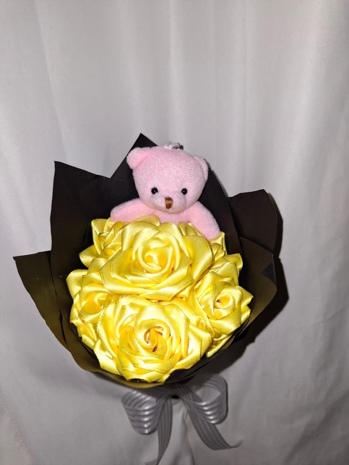 Sarı Kurdele Çiçek Buketi (Pembe Ayıcıklı) - Görsel 5