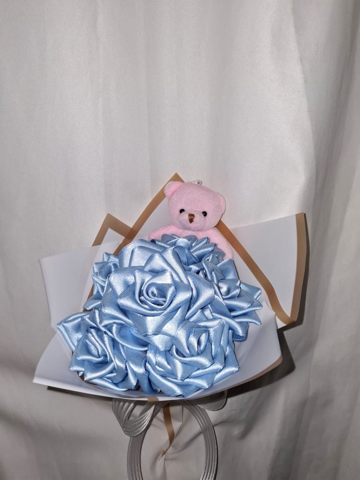 Mavi Kurdele Çiçek Buketi (Pembe Ayıcıklı) - Görsel 4