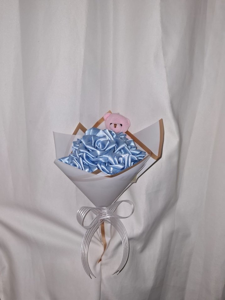 Mavi Kurdele Çiçek Buketi (Pembe Ayıcıklı) - Görsel 2