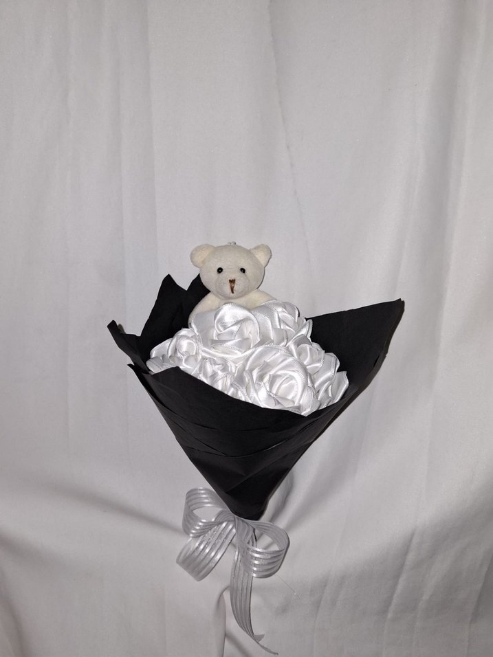 Beyaz Kurdele Çiçek Buketi (Ayıcıklı) - Görsel 2