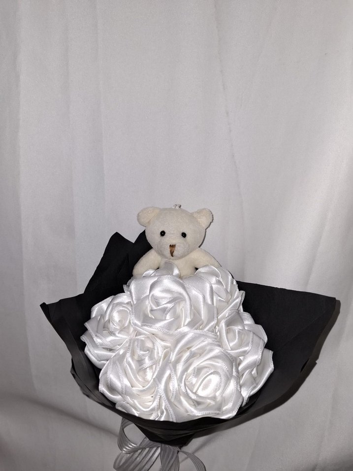 Beyaz Kurdele Çiçek Buketi (Ayıcıklı) - Görsel 4