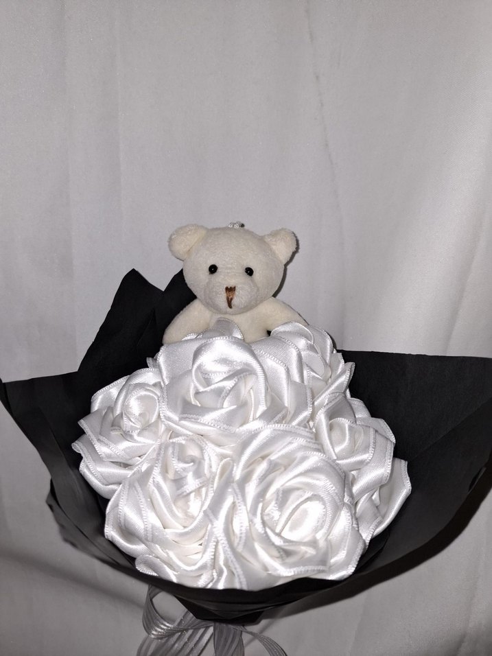 Beyaz Kurdele Çiçek Buketi (Ayıcıklı) - Görsel 5