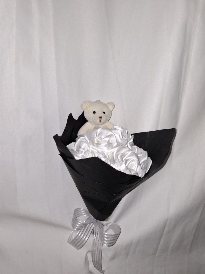 Beyaz Kurdele Çiçek Buketi (Ayıcıklı) - Görsel 3