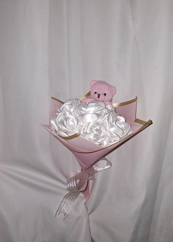 Beyaz Kurdele Çiçek Buketi (Pembe Ayıcıklı) - Görsel 2