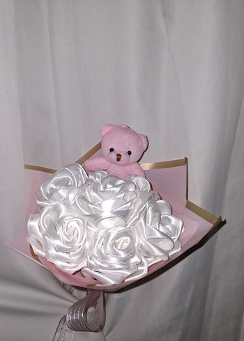 Beyaz Kurdele Çiçek Buketi (Pembe Ayıcıklı) - Görsel 4