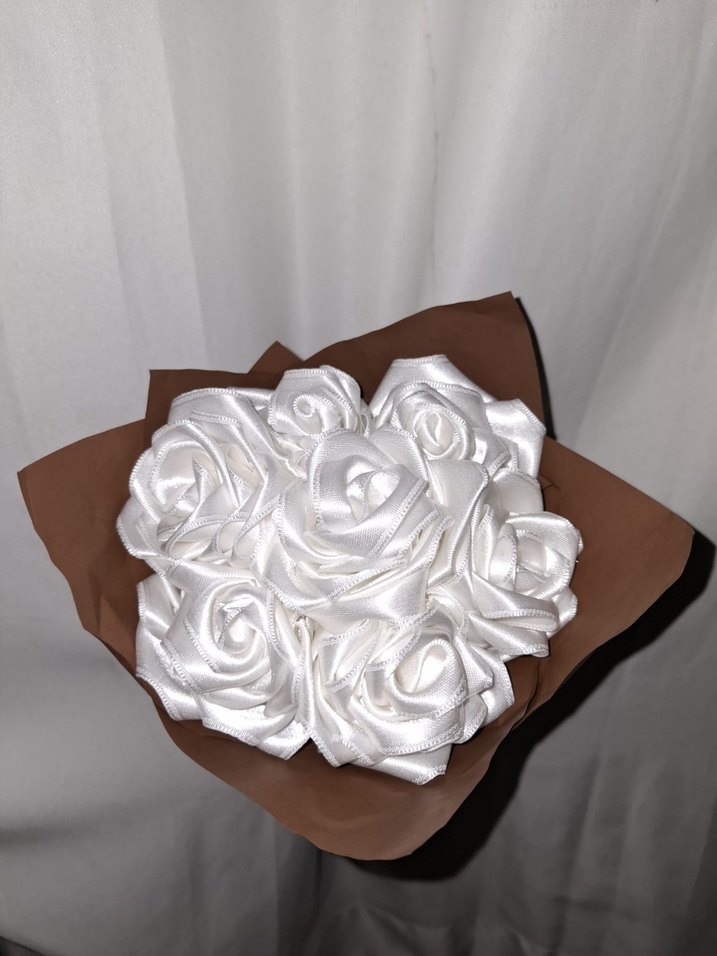 Beyaz Kurdele Çiçek Buketi - Görsel 5