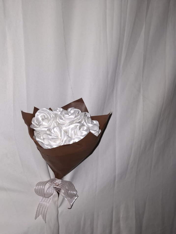 Beyaz Kurdele Çiçek Buketi - Görsel 2