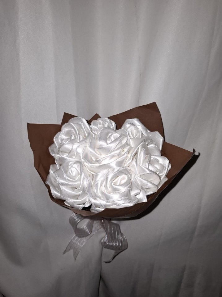 Beyaz Kurdele Çiçek Buketi - Görsel 4