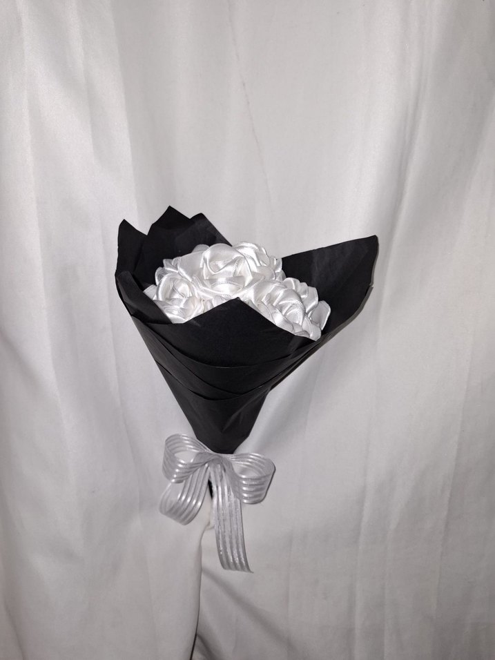 Beyaz Kurdele Çiçek Buketi - Görsel 2