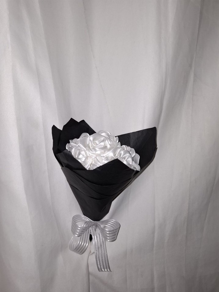 Beyaz Kurdele Çiçek Buketi - Görsel 3