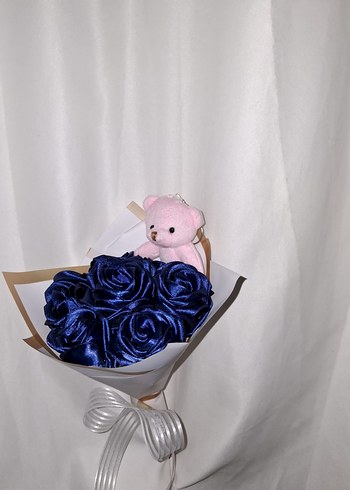 Gece Mavisi Kurdele Çiçek Buketi (Pembe Ayıcıklı) - Görsel 4