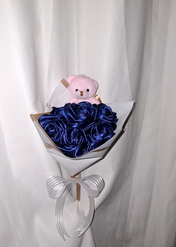 Gece Mavisi Kurdele Çiçek Buketi (Pembe Ayıcıklı) - Görsel 2