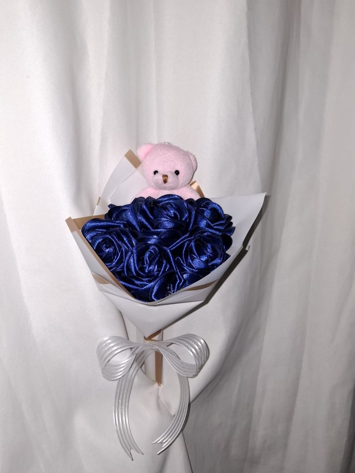 Gece Mavisi Kurdele Çiçek Buketi (Pembe Ayıcıklı) - Görsel 2