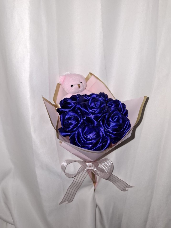 Lacivert Kurdele Çiçek Buketi (Pembe Ayıcıklı) - Görsel 3