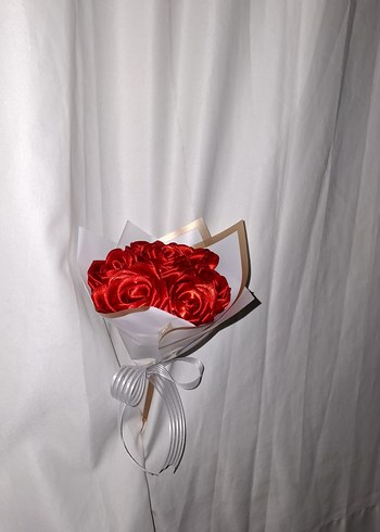 Kırmızı Kurdele Çiçek Buketi - Görsel 3